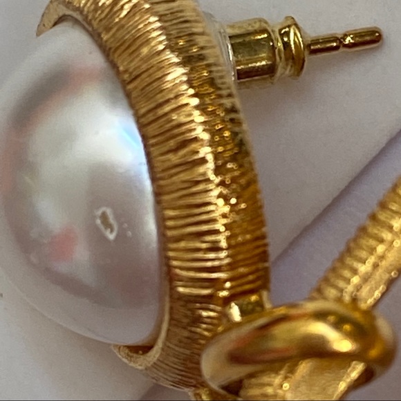 Chanel gold Pearl 31 Rue Cambon earrings jewelry - Picture 8 of 11